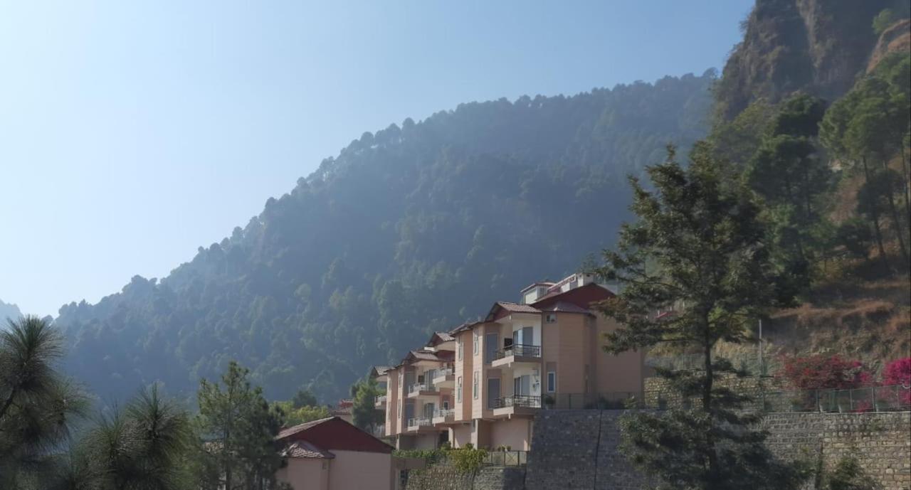 Amravati Resort ソラン エクステリア 写真